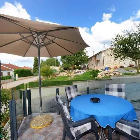 With Pool In Porec-istrien 54580 Apartman *